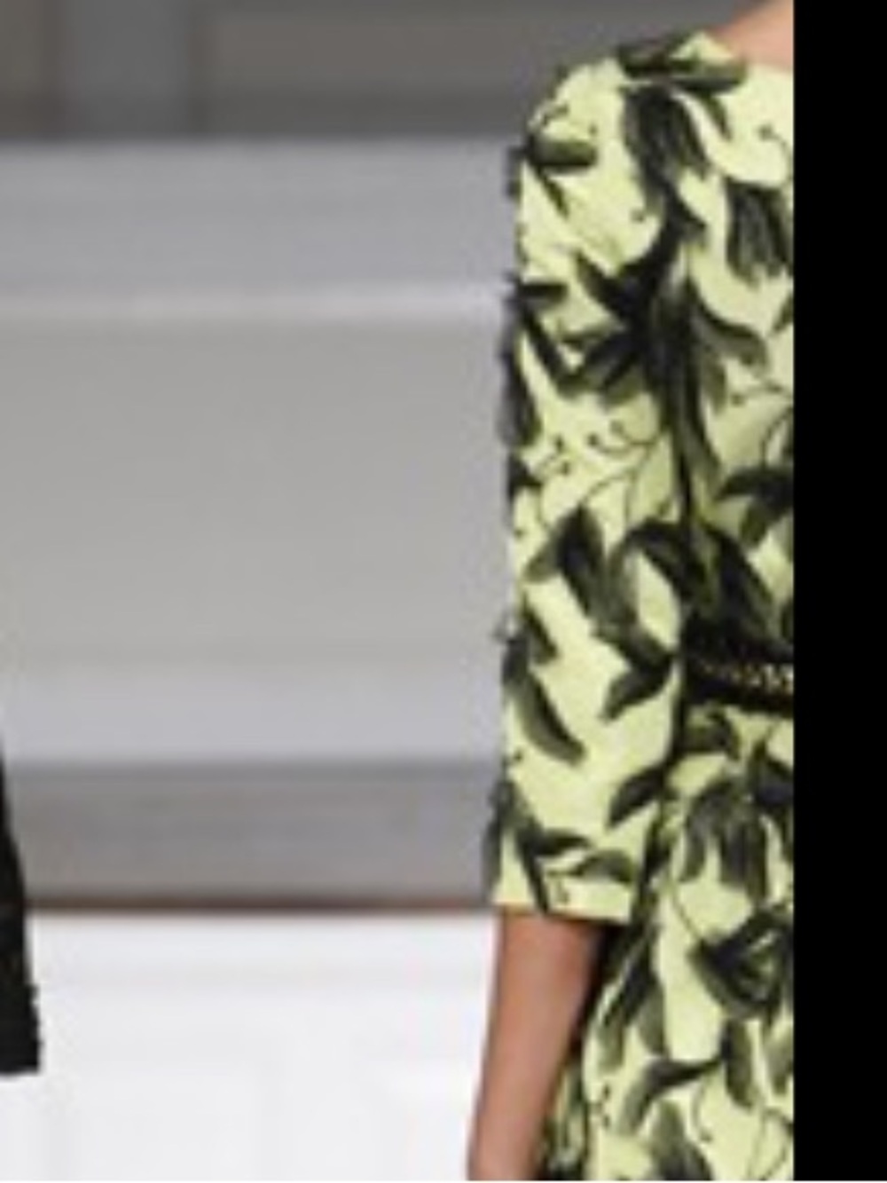 Gold Chain & Italian Leather Vintage Belt - Oscar de la Renta Runway Sample XS - Picture 8 of 9